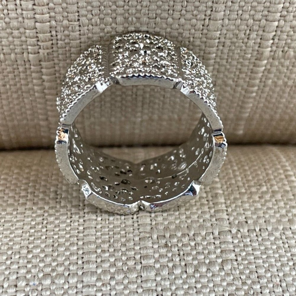 Women Ring Silver Tone Rings Fashion Jewelry Crystal Accent Size 11 - Picture 7 of 8